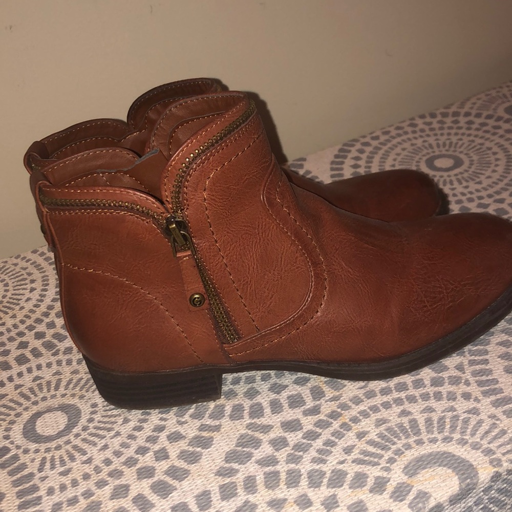 Guess brown booties